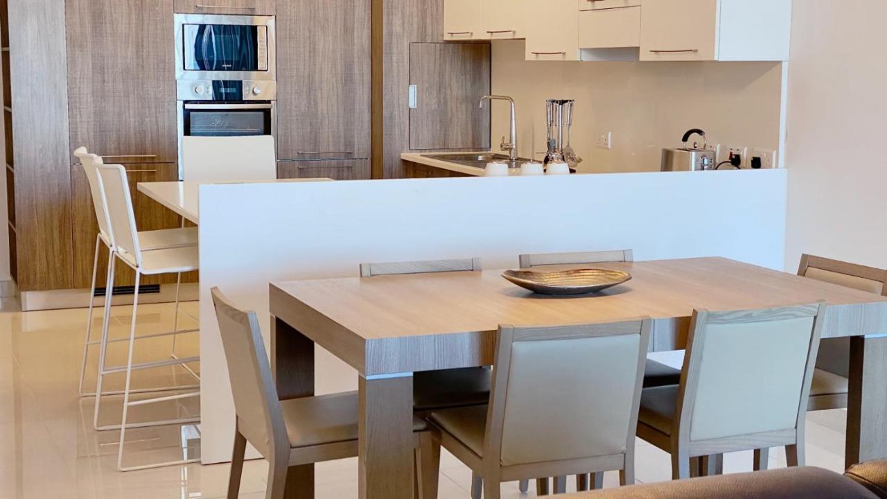 Point Sliema Sea Front Apartment Bagian luar foto