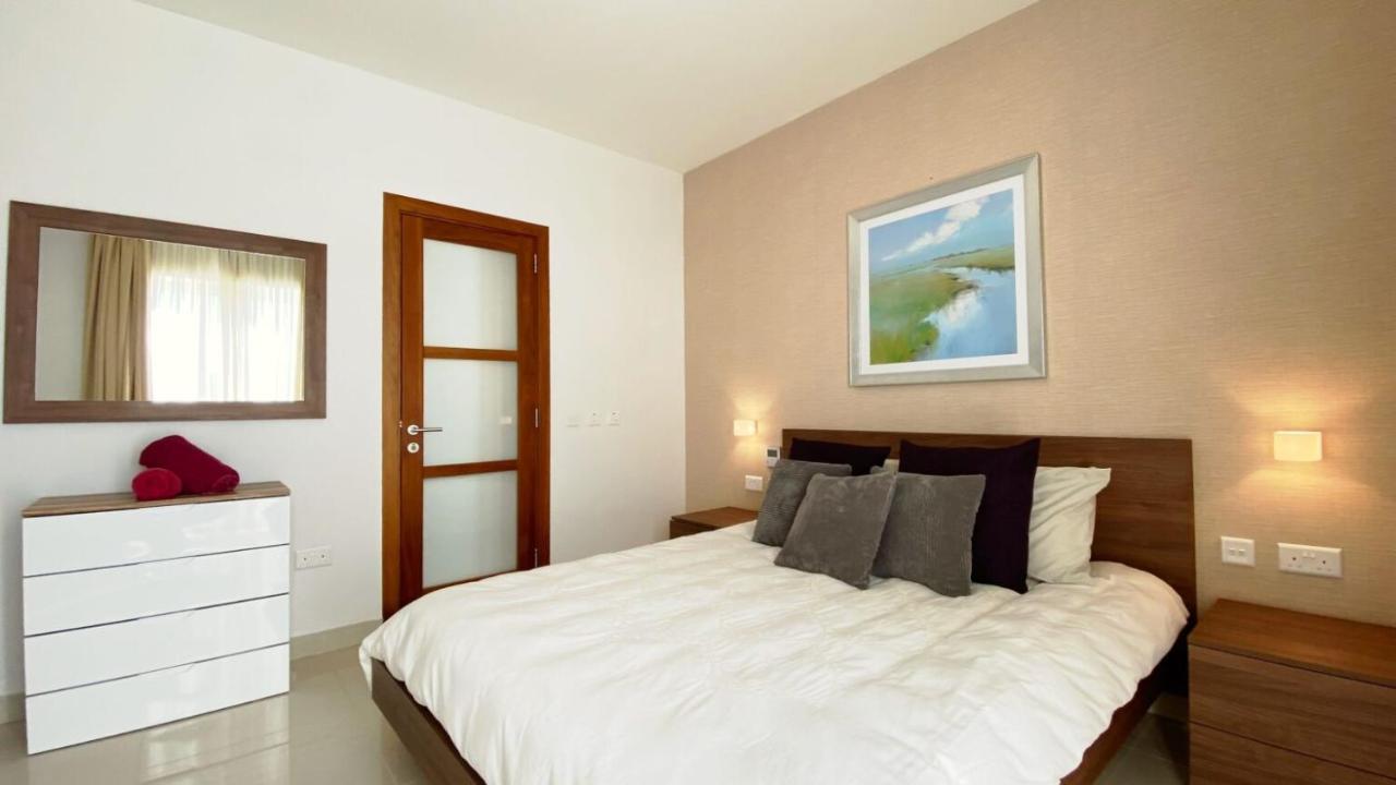 Point Sliema Sea Front Apartment Bagian luar foto
