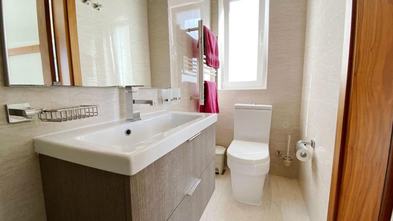 Point Sliema Sea Front Apartment Bagian luar foto