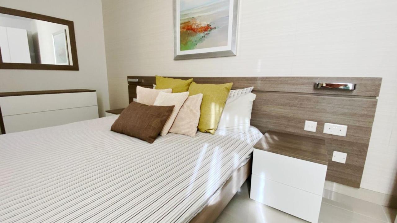 Point Sliema Sea Front Apartment Bagian luar foto